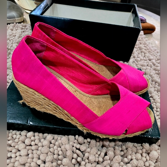 Ralph Lauren Hot Pink Peep-Toe Espadrille Wedges - Picture 3 of 4